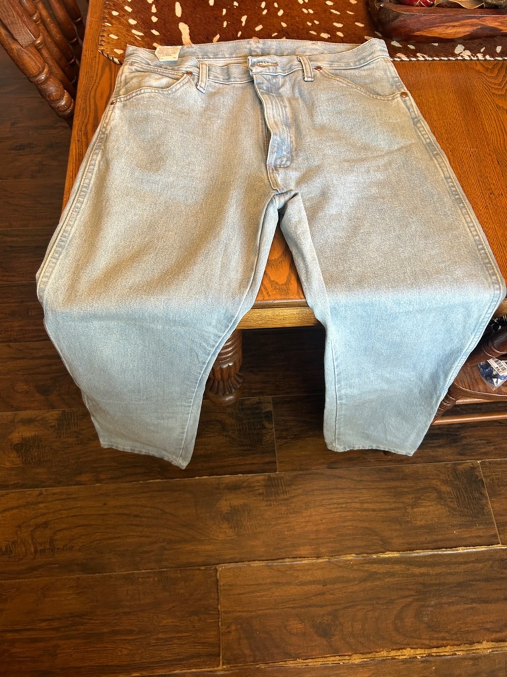 Wrangler Men's Light Wash Relaxed Jeans